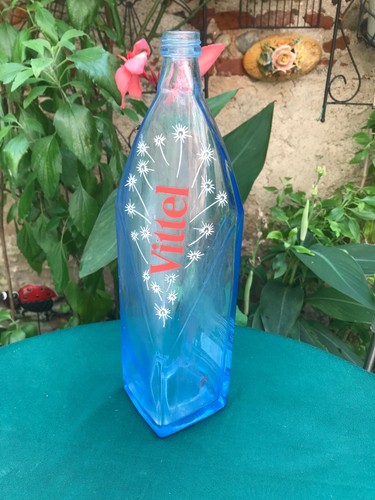 Bouteille vittel bleue carree - bouteille,