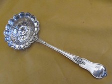Ancienne saupoudreuse argent