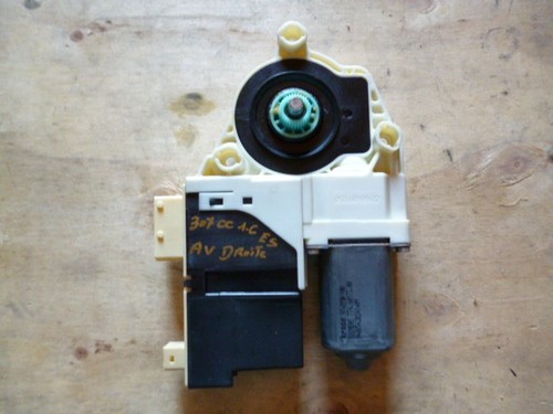 Moteur lève vitre avant droit - lève,