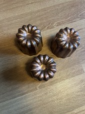 Lot de 3 moules à cannelés en cuivre, intérieur étamé (dimensions : 5,5 x 5cm)