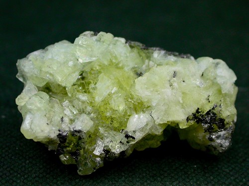 Prehnite graphite mirelani - +,