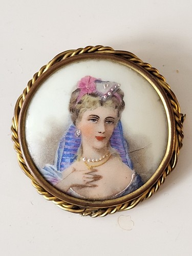 Jolie broche ancienne - jolie,