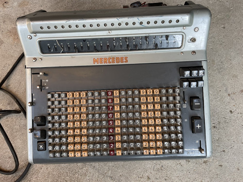 Machine calculer ancienne - à,