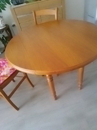 Table ronde bois chaises - table,