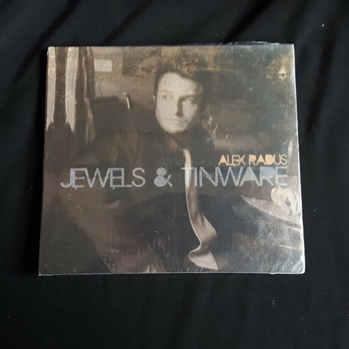 Jewels and tinware - jewels,