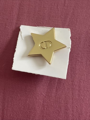 Badge pin dior neuf - dior,