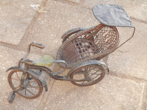 Jouet ancien poupée métal - jouet,
