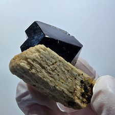 Tourmaline Schörl, opale