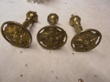 LOT DE 3 GROS BOUTONS EN BRONZE STYLE LOUIS  16 POIGNÉES CLENCHE PORTE SERRURE 