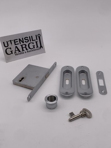 Serrure pour portes - serrure,