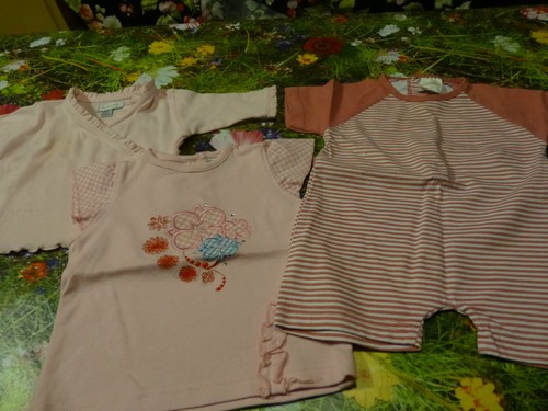 Lot layette articles - articles, roses