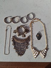 10 bijoux orientaux en métal