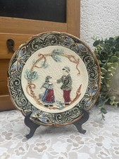 Ancienne Assiette en Barbotine