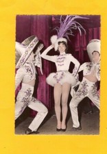 PARIS IX° / ARTISTES costumées au Spectacle CABARET "FOLIES-BERGERE" 1950-1960