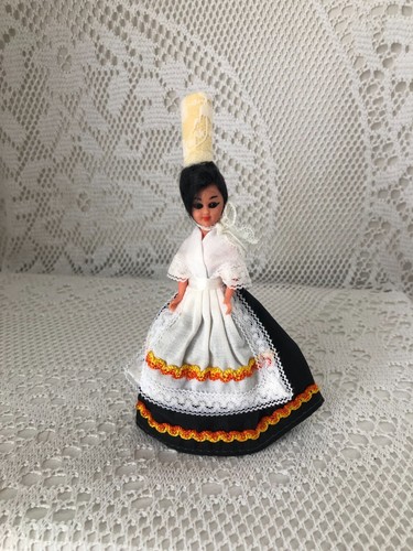 Poupée folklorique régionale - poupée,