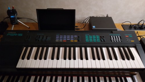 Yamaha psr vintage keyboard - psr,