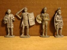 KINDER - 4 Personnages Antiquité