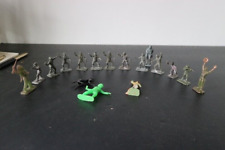 lot de 17 figurines anciennes