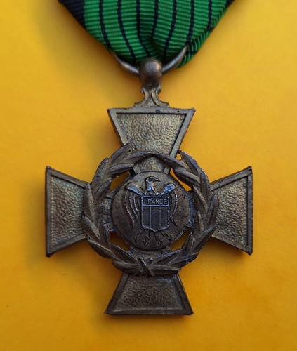 Reproduction croix guerre - de,