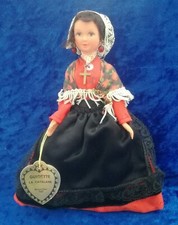 Ancienne poupée folklorique