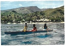 POLYNESIE  TAHITI  TAHITIENNE PIROGUE