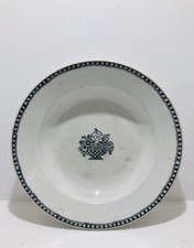 plat en porcelaine de Saint