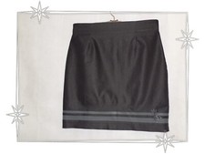 C - Jupe Courte Grise Fourmi