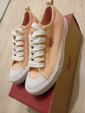 Basket Levi's Neuves Taille 36