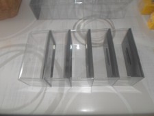 Boîtes vitrine plexi  PM CLASSIQUES  150x7.5x6 : Lot de 5 boîtes 1x43 avec socle