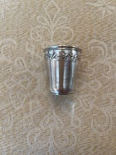 Ancien gobelet à liqueur en