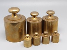 LOT 7 POIDS ANCIENS EN LAITON