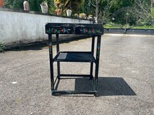 Meuble vitrine peinte à la