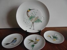 Plat et 3 assiettes a dessert en porcelaine de Limoges Décor par Denise Parouty