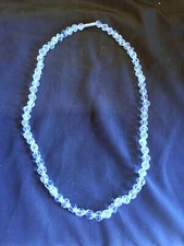 Collier vintage en perles de cristal taillé à facettes bleues