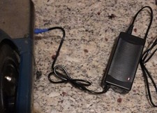 Chargeur 3A pour batterie lithium 63V avec prise de charge pour ONEWHEEL PINT/X