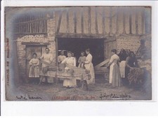 LANDES: landaises taillant le