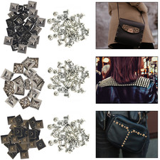 15mm Clous Pyramide Plastique