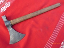 hachette à marteau hache