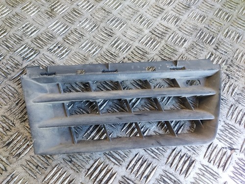 Grille calandre avant droite - calandre,