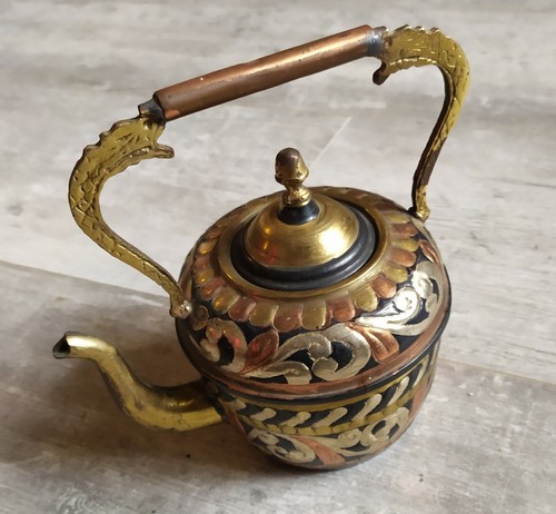 Ancienne théière tunisienne