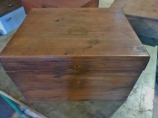 Lot caisse coffre boite à