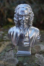RE0068 AR  BUSTE  FIGURINE SCULPTURE ARGENTEE  REPRODUCTION VOLTAIRE ECRIVAIN