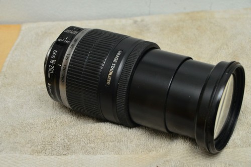 Canon 200mm 3 5 - 18-200mm, f/3.5-5.6