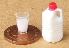 Maison De Poupée En Plastique Carton De Lait Avec Un Verre Miniature 1:12 Tumdee