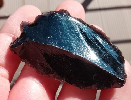 14.88gr 51x34x9mm obsidienne