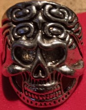 Bague Tête de mort, Argentée