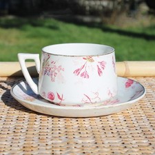 Tasse à café et soucoupe