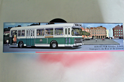Autobus - ,