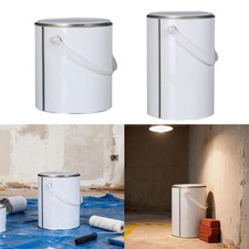 Pot de peinture vide, seau de