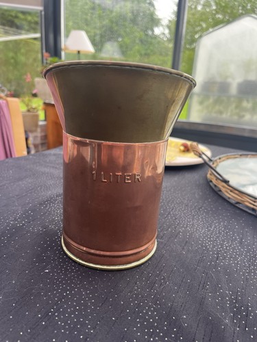 Pichet doseur ancien cuivre - , et